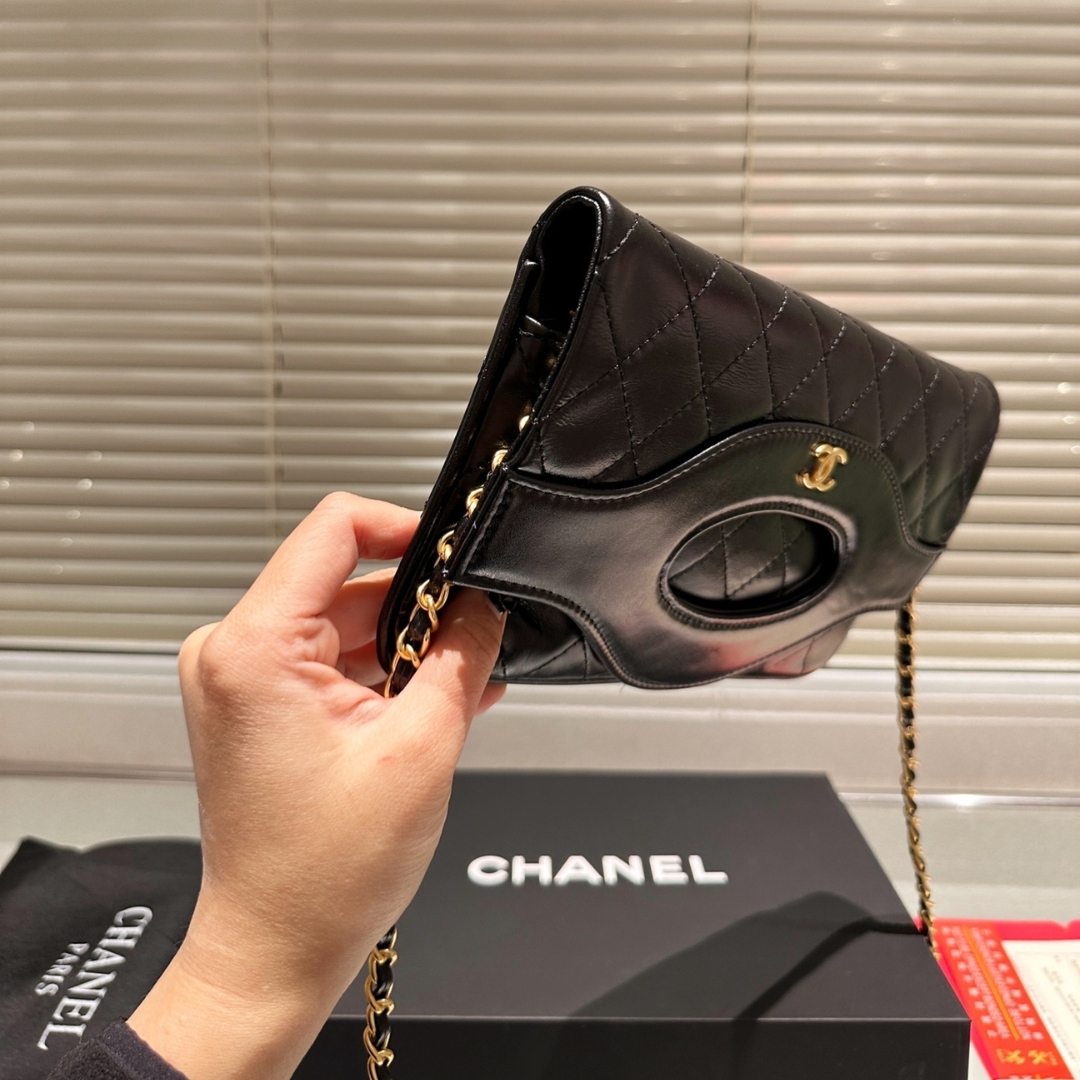 CC 24C WOC 31 RUE CAMBON BLACK SHINY CALFSKIN GHW BLACK 25CM