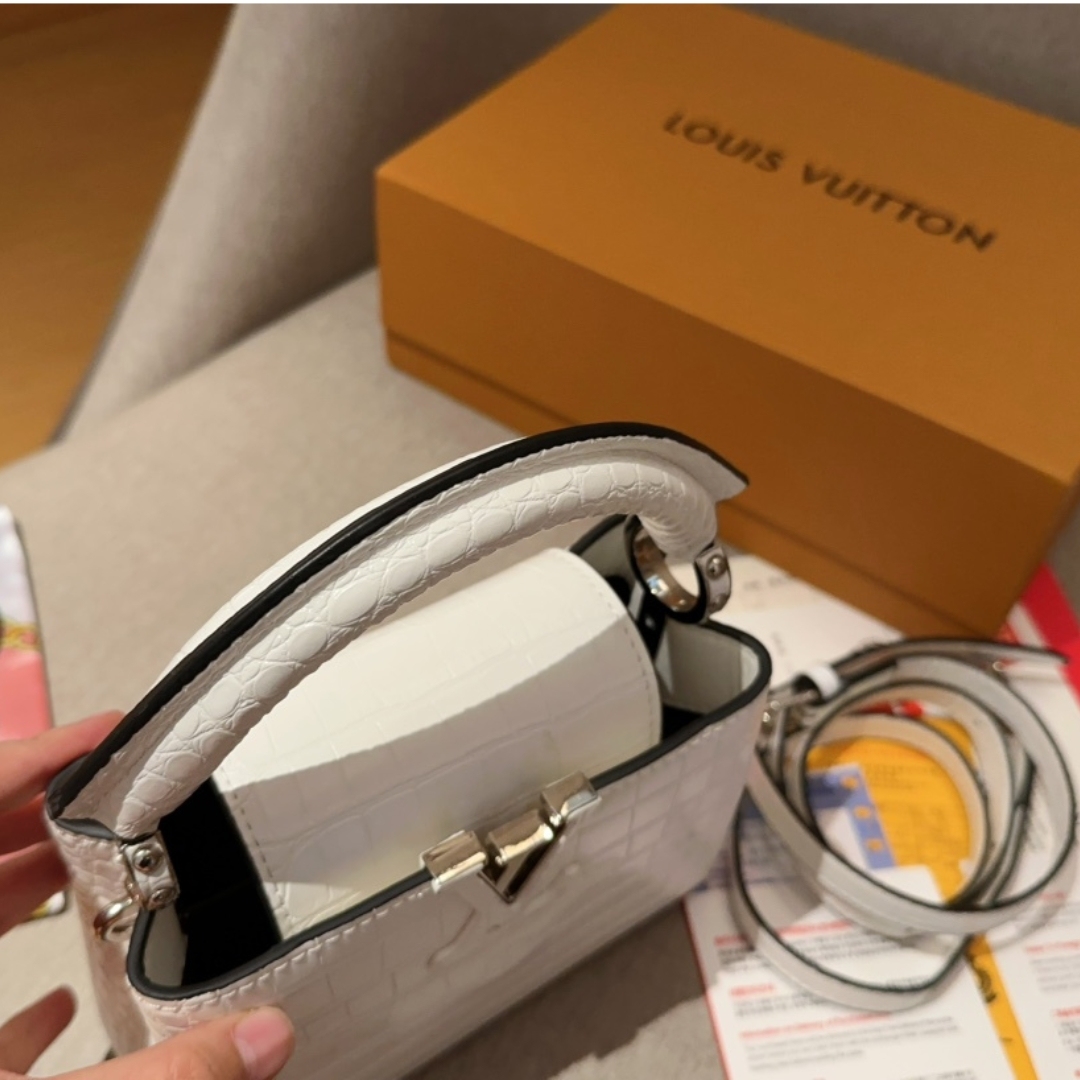 LV CAPUCINES MINI WHITE 21CM N93701