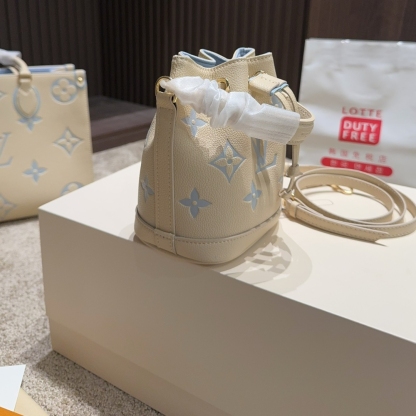 LV NANO NOÉ CANDY BLUE 13CM