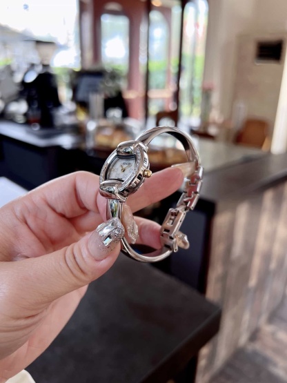 GUCCI GG BANGLE BRACELET WATCH ALLOY WITH DIAMOND WHITE 25MM