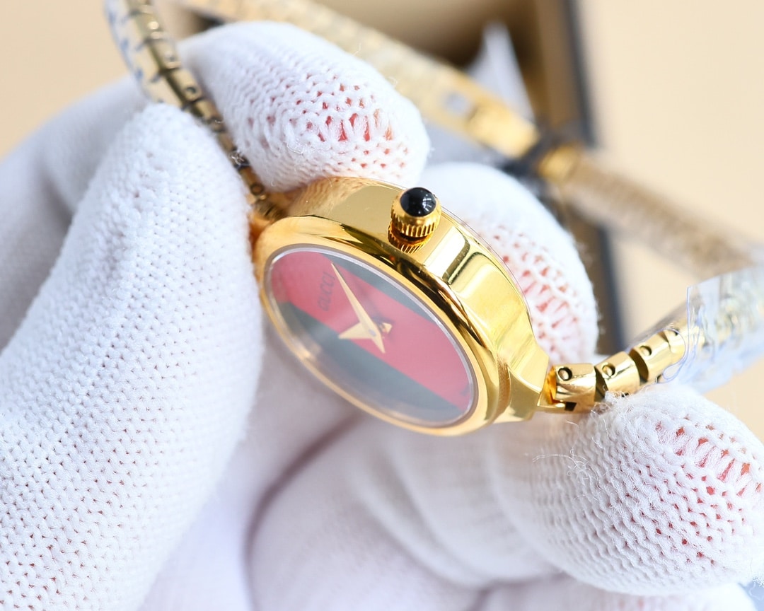 GUCCI LADIES WATCH ROUND CASE WITH SLIM DIAL GOLD IN MULTI COLOR 22MM