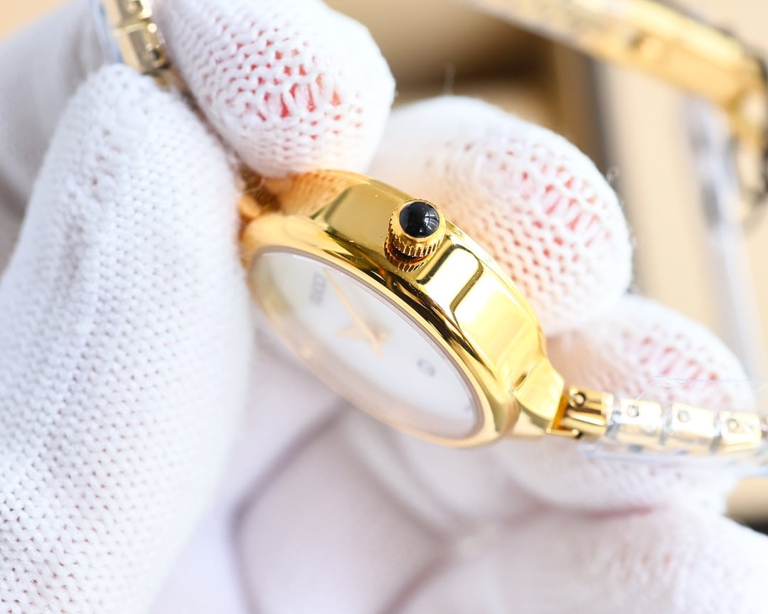 GUCCI LADIES WATCH ROUND CASE WITH SLIM DIAL GOLD IN WHITE 22MM