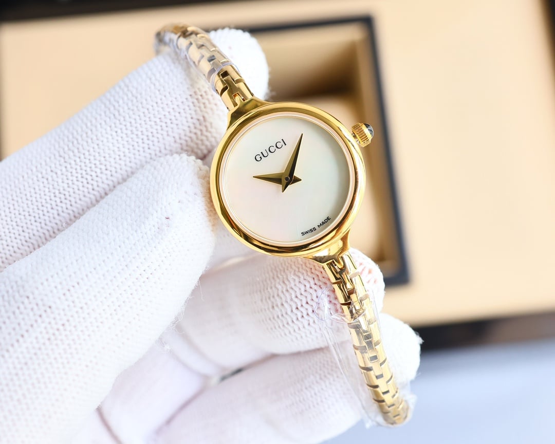 GUCCI LADIES WATCH ROUND CASE WITH SLIM DIAL GOLD IN WHITE 22MM