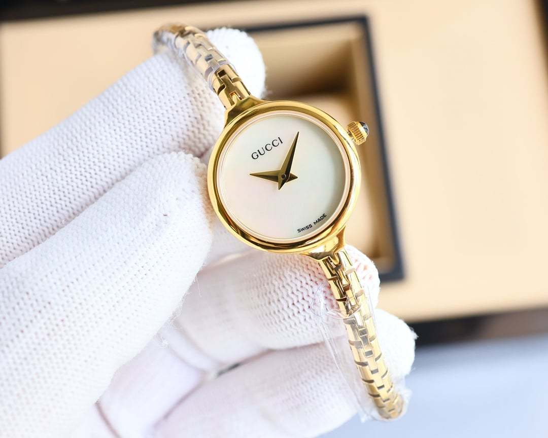 GUCCI LADIES WATCH ROUND CASE WITH SLIM DIAL GOLD IN WHITE 22MM