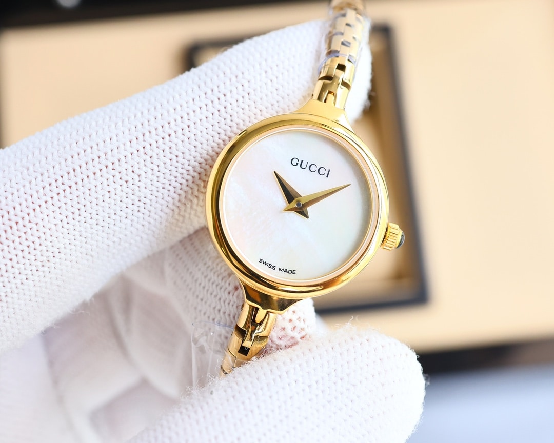 GUCCI LADIES WATCH ROUND CASE WITH SLIM DIAL GOLD IN WHITE 22MM