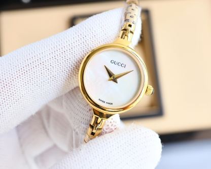 GUCCI LADIES WATCH ROUND CASE WITH SLIM DIAL GOLD IN WHITE 22MM