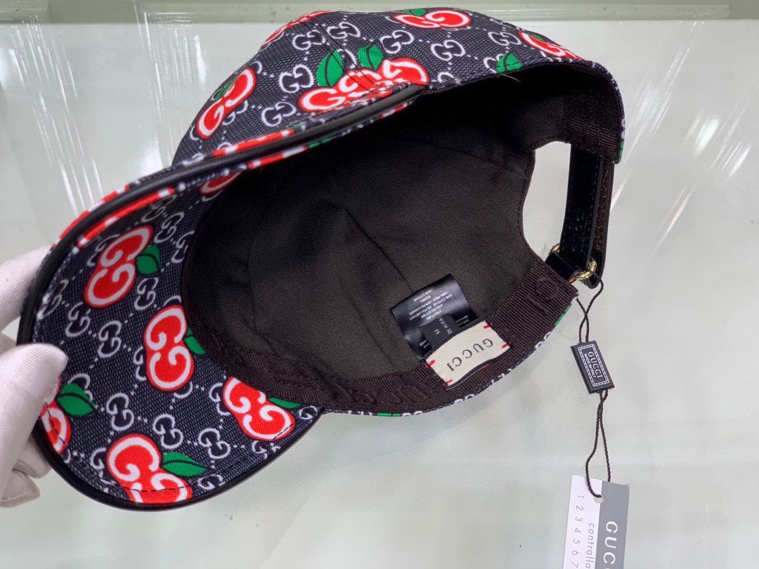 GG GG APPLE BASEBALL CAP BLACK