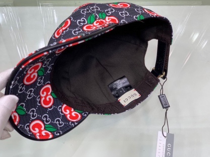 GG GG APPLE BASEBALL CAP BLACK
