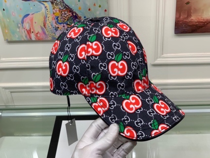 GG GG APPLE BASEBALL CAP BLACK