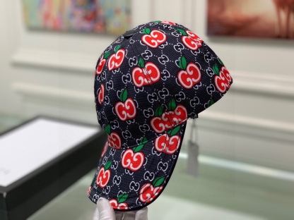 GG GG APPLE BASEBALL CAP BLACK