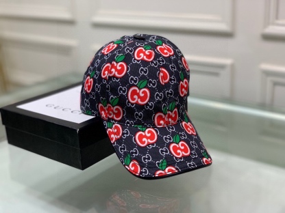 GG GG APPLE BASEBALL CAP BLACK