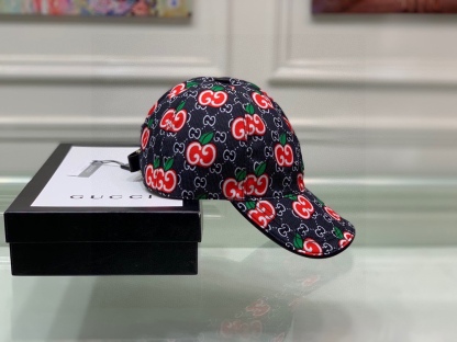 GG GG APPLE BASEBALL CAP BLACK