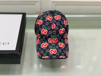 GG GG APPLE BASEBALL CAP BLACK