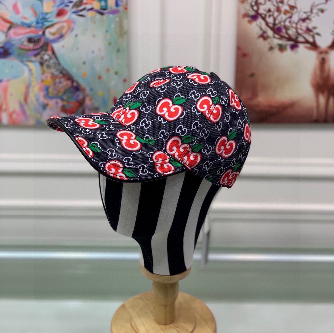 GG GG APPLE BASEBALL CAP BLACK