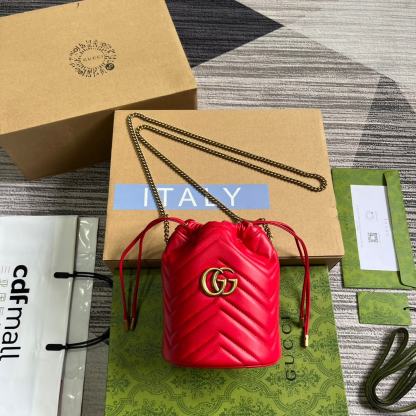 GG GG MARMONT MATELASSÉ MINI BUCKET BAG RED 13CM 575163 DTDHT 6832