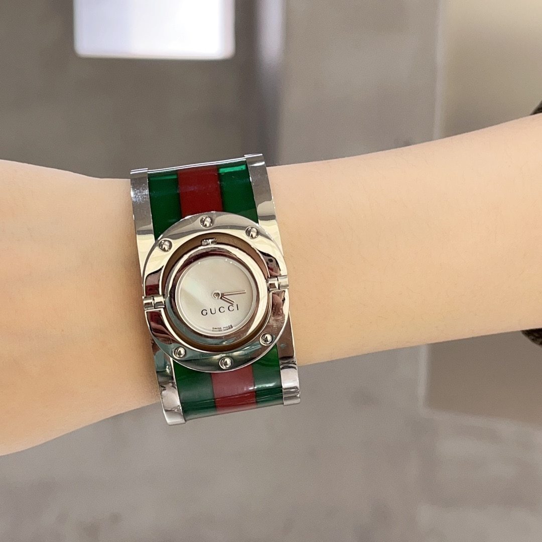 GUCCI 112 THE TWIRL WHITE DIAL 33MM YA112417