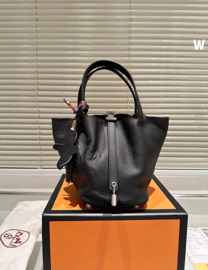 HM PICOTIN LOCK 18 WITH CHARM BLACK 18CM