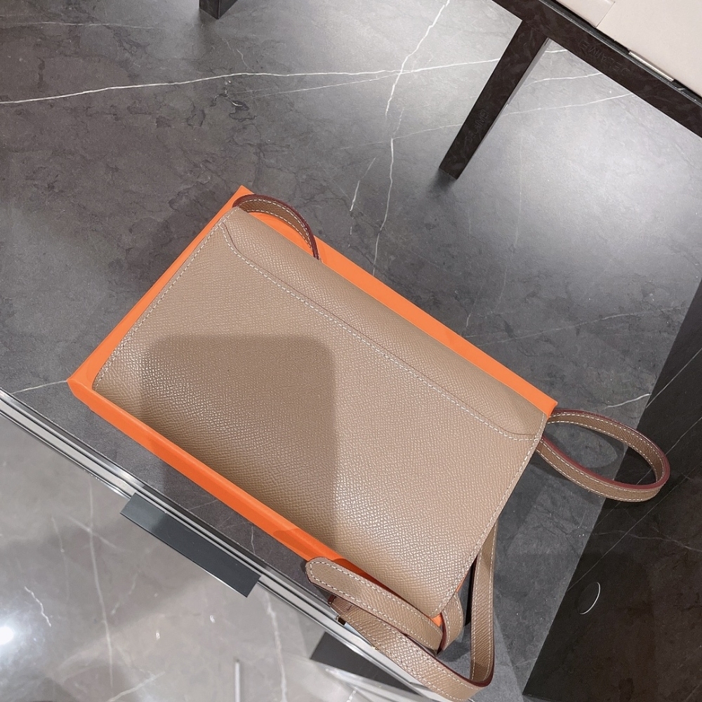 HERMÈS CONSTANCE TO GO EPSOM ETOUPE 21CM