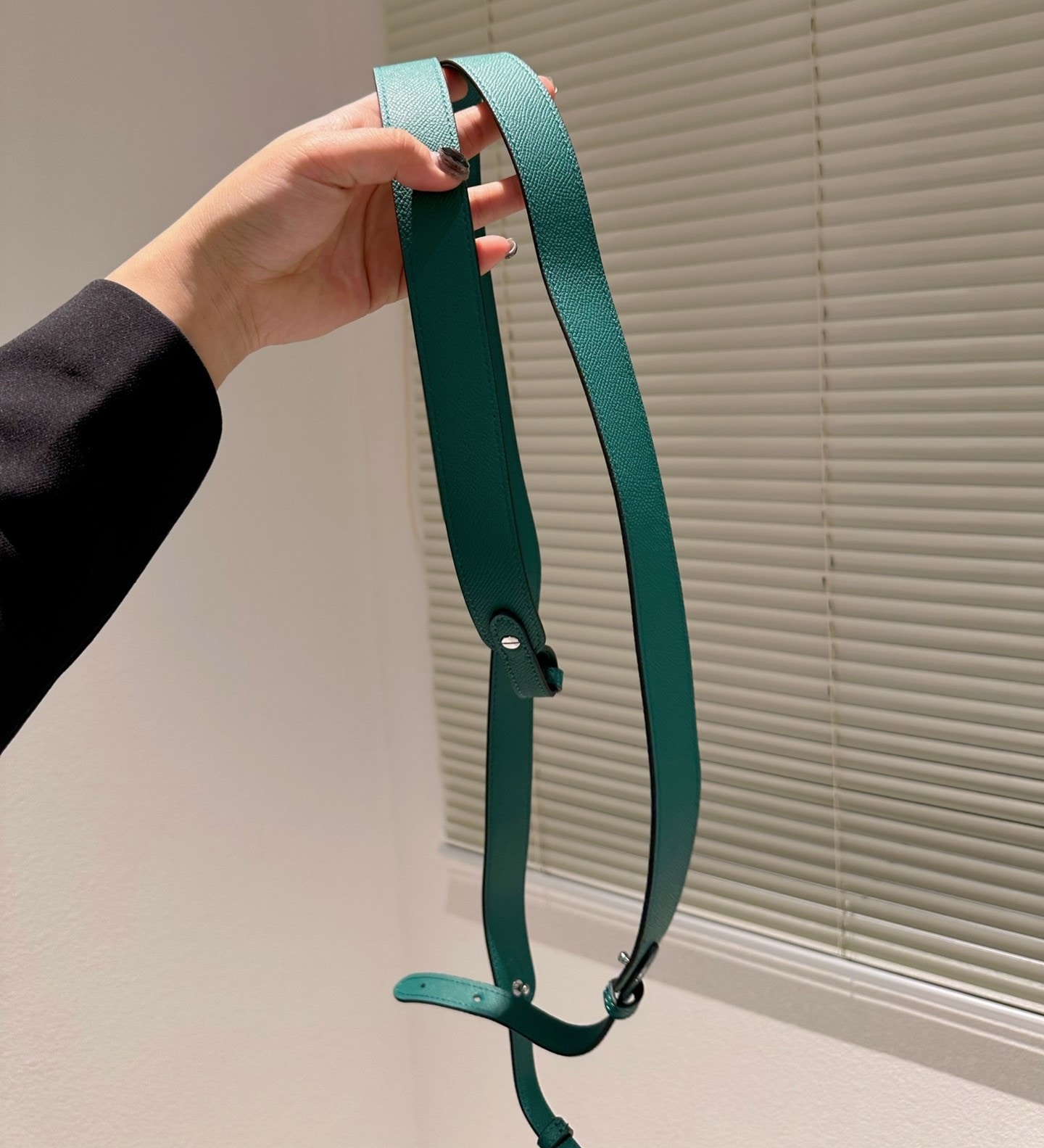 HM KELLY DEPECHES 25 POUCH GREEN 25CM