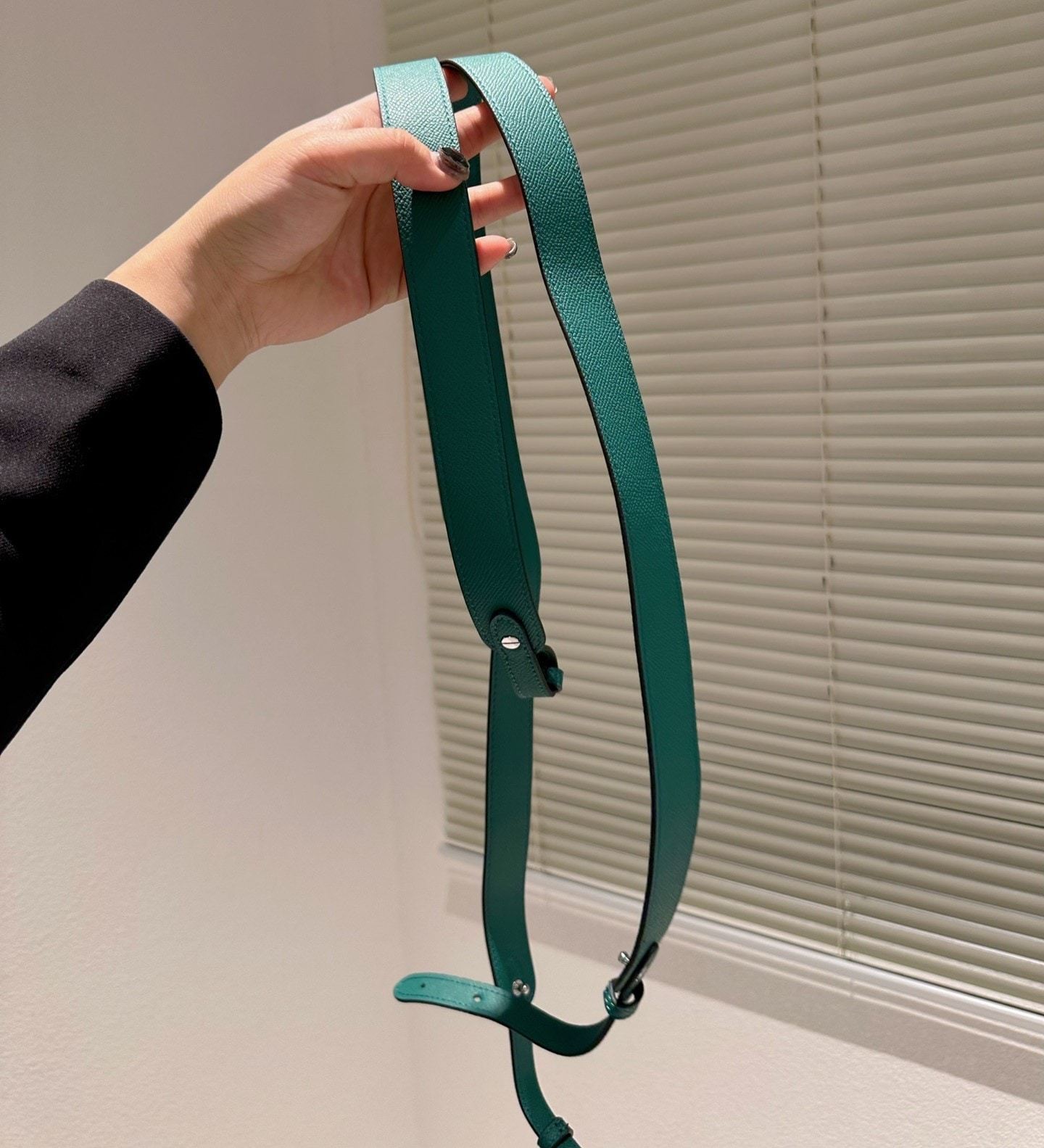 HM KELLY DEPECHES 25 POUCH GREEN 25CM