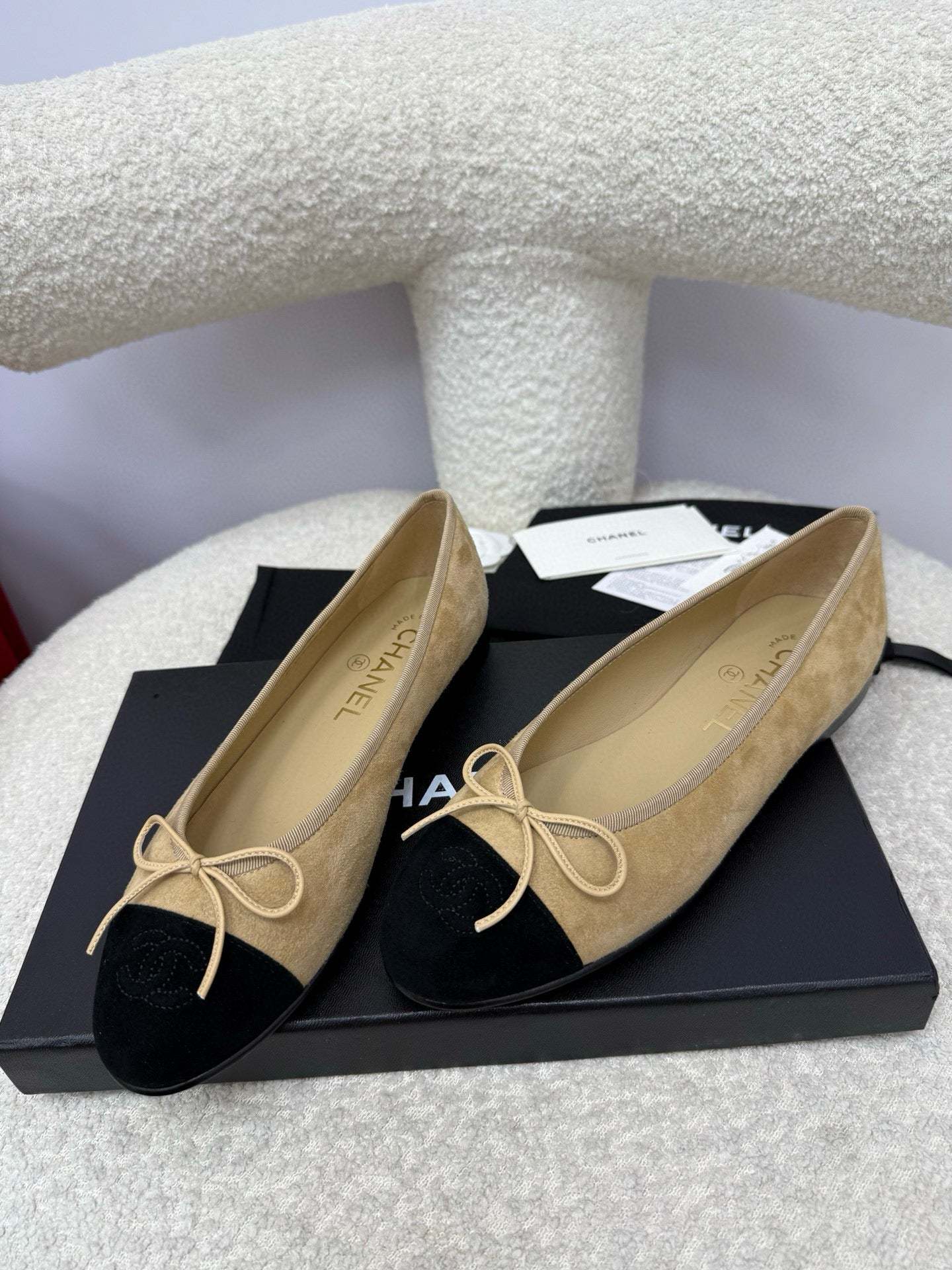 CC 25A Ballet Flat Beige Black Suede
