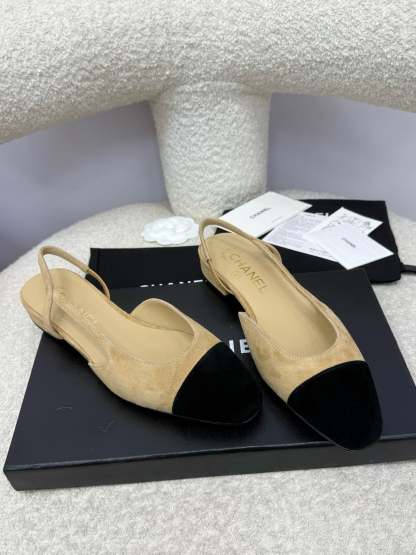 CC 25A Slingback Flat Beige Black Suede