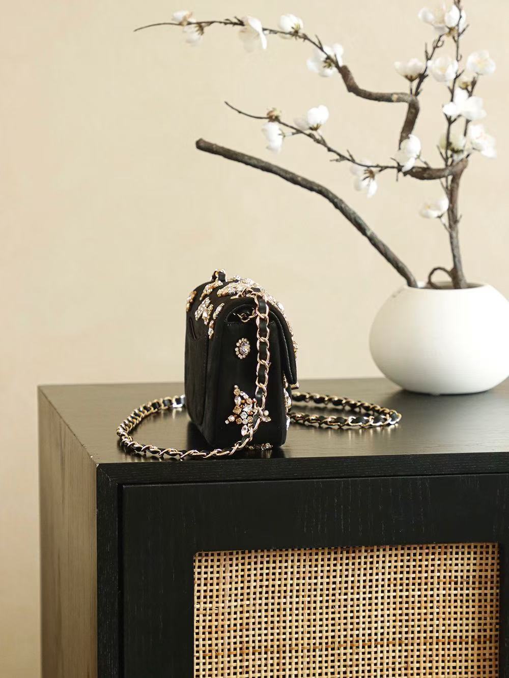 CC 25 Mini Classic Flap Bag 20cm Black Velvet Strass Gold Hardware