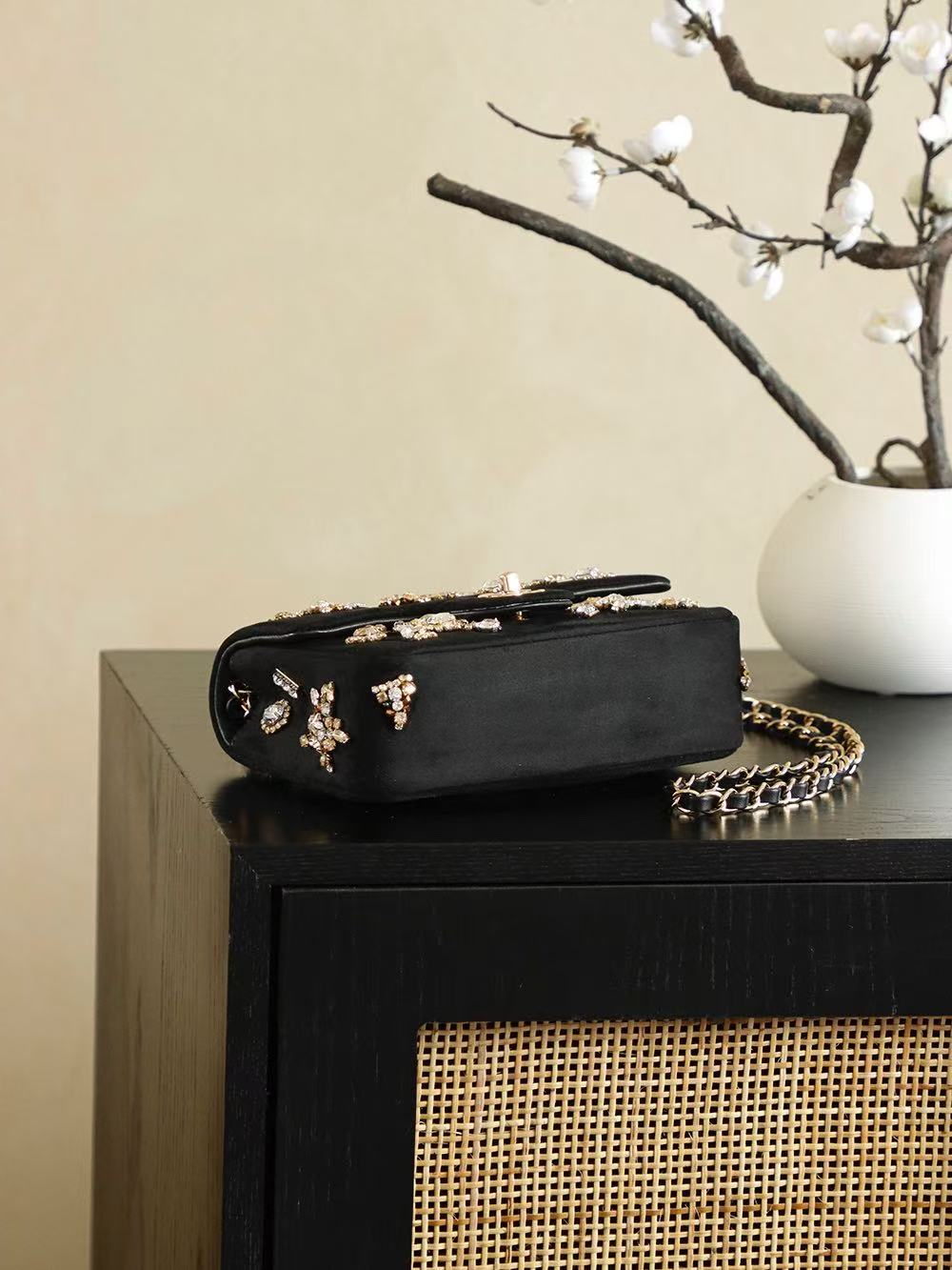 CC 25 Mini Classic Flap Bag 20cm Black Velvet Strass Gold Hardware