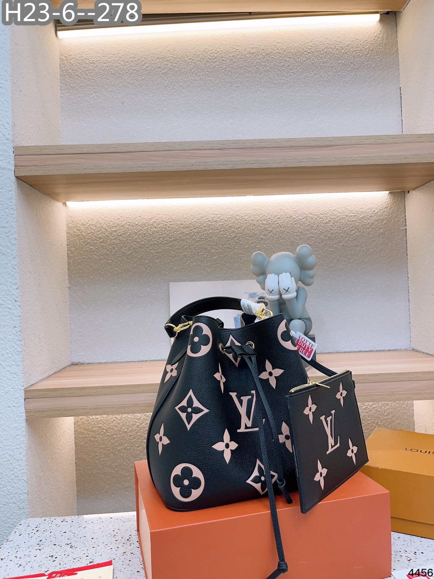 LV NÉONOÉ MM BLACK 25CM M45497