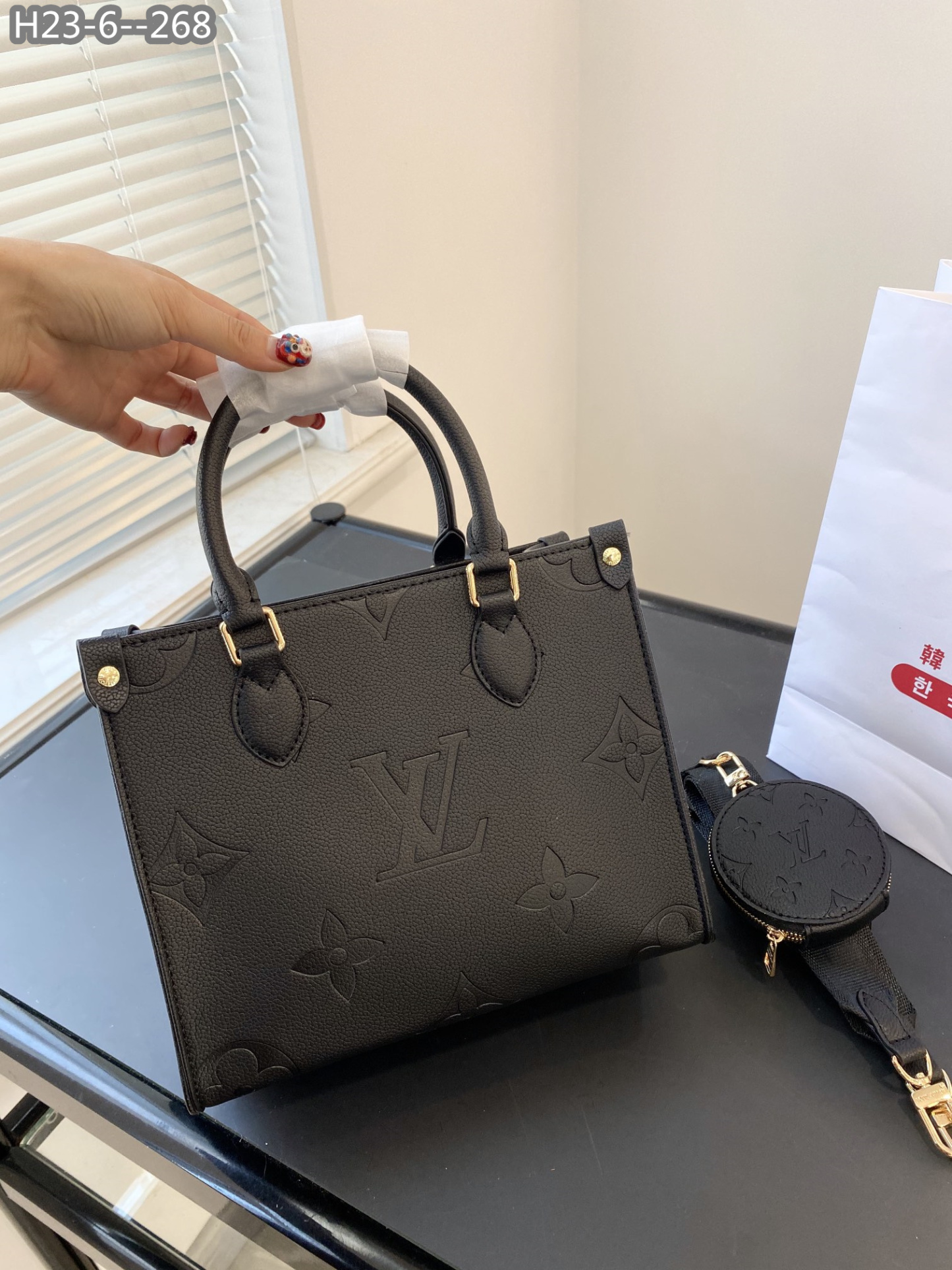 LV ONTHEGO PM BLACK 25CM