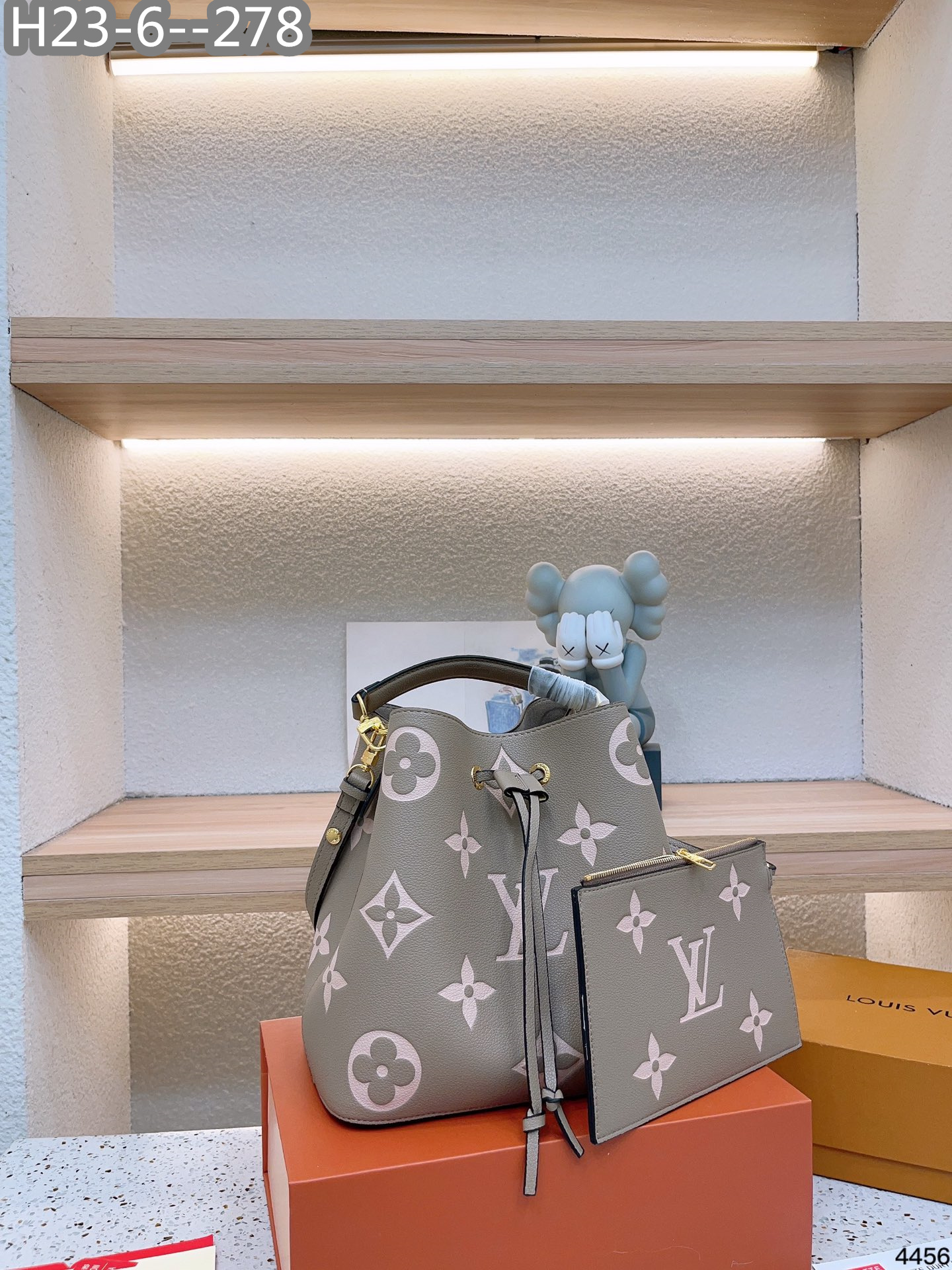 LV NÉONOÉ MM GRAY 25CM