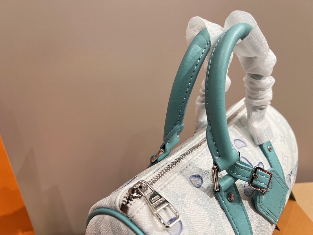 LV KEEPALL BANDOULIERE TRAVEL BAG 25CM M22527