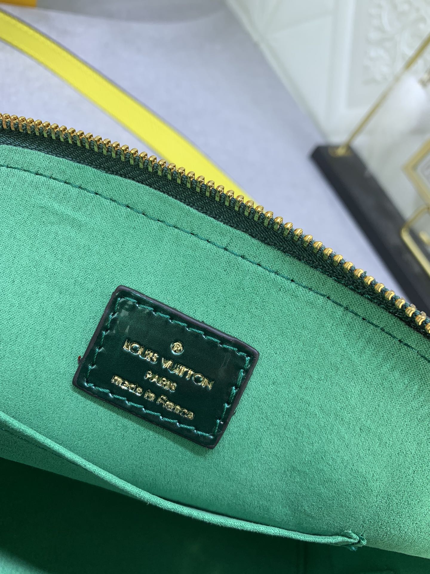 LV ALMA BB MONOGRAM VERNIS DEEP GREEN 25CM