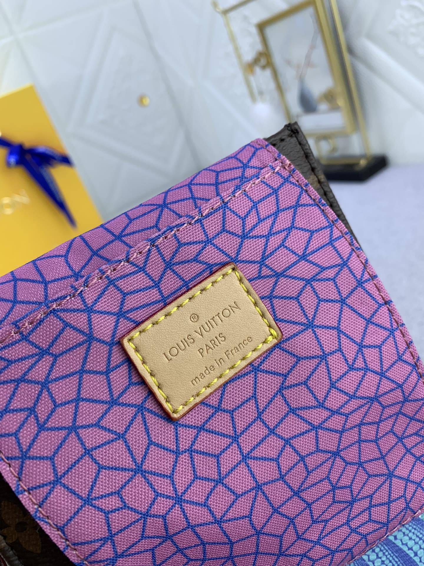 LV LV X YK PETIT SAC PLAT MONOGRAM 17CM M82112