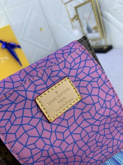 LV LV X YK PETIT SAC PLAT MONOGRAM 17CM M82112