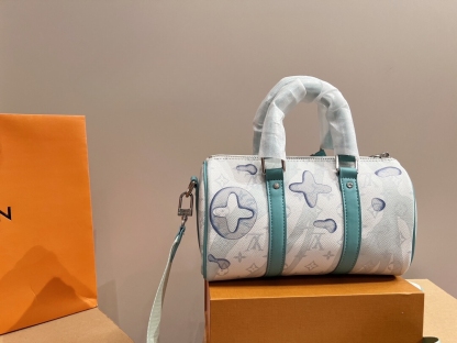 LV KEEPALL BANDOULIERE TRAVEL BAG 25CM M22527