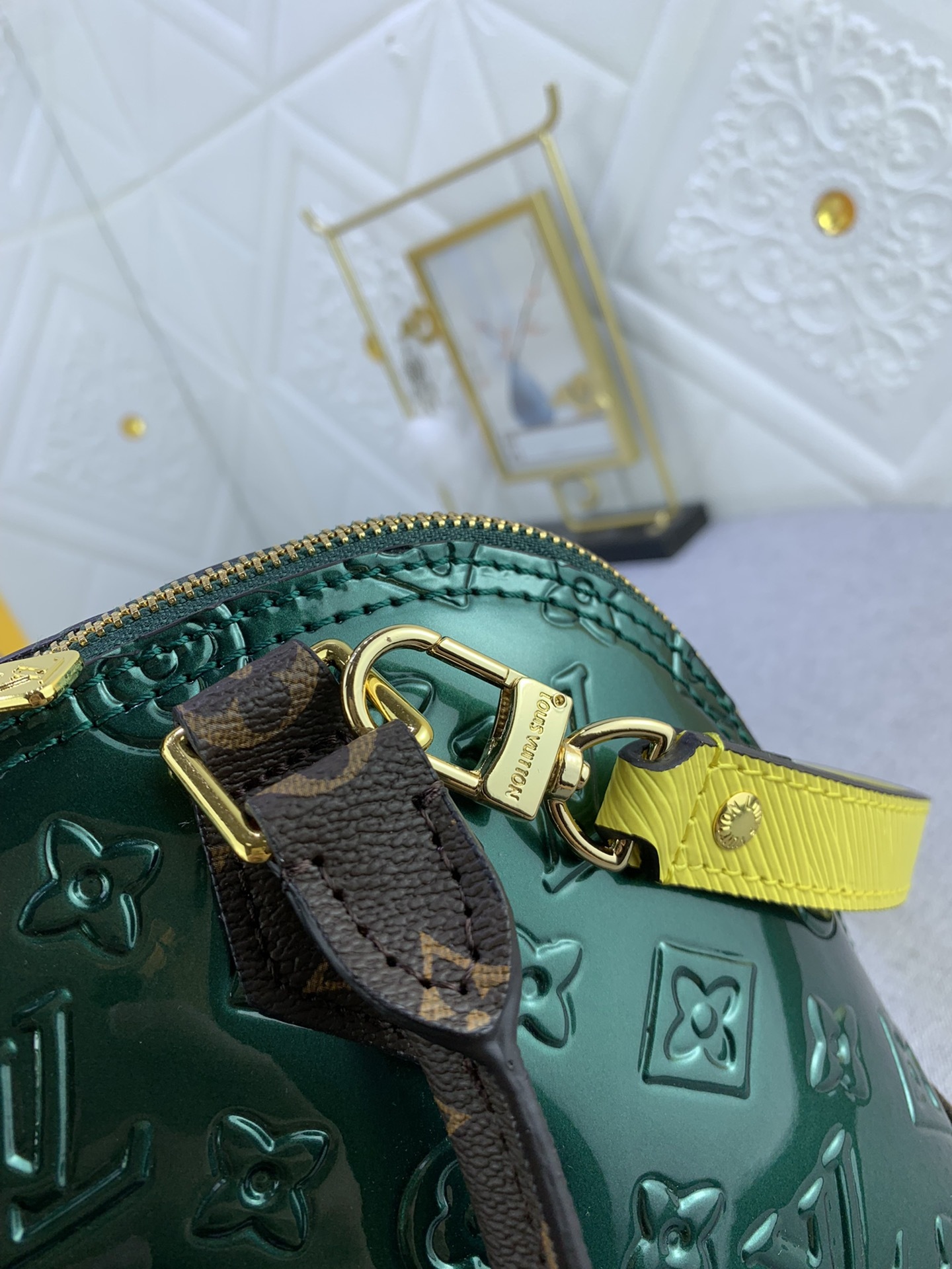 LV ALMA BB MONOGRAM VERNIS DEEP GREEN 25CM