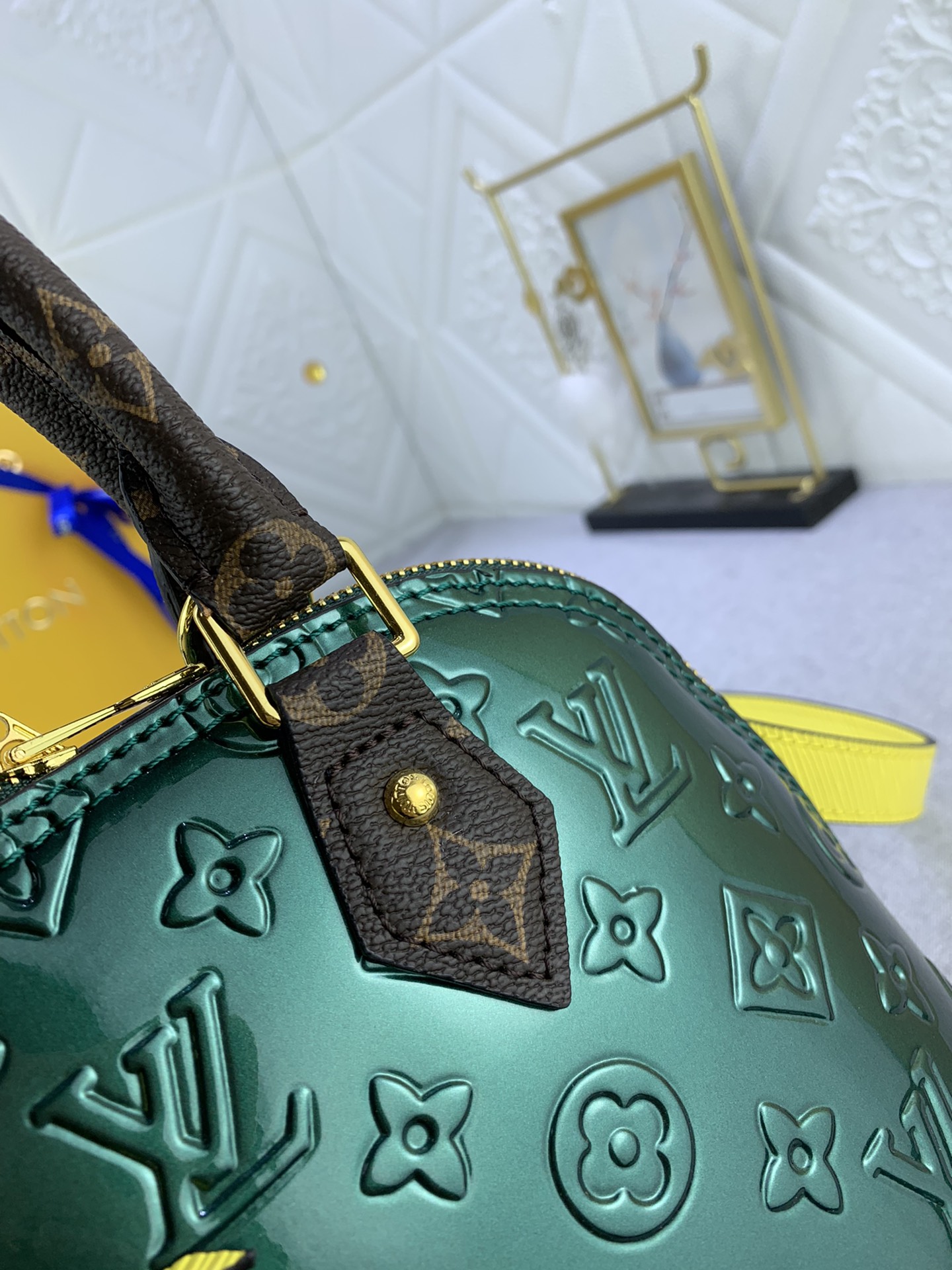 LV ALMA BB MONOGRAM VERNIS DEEP GREEN 25CM