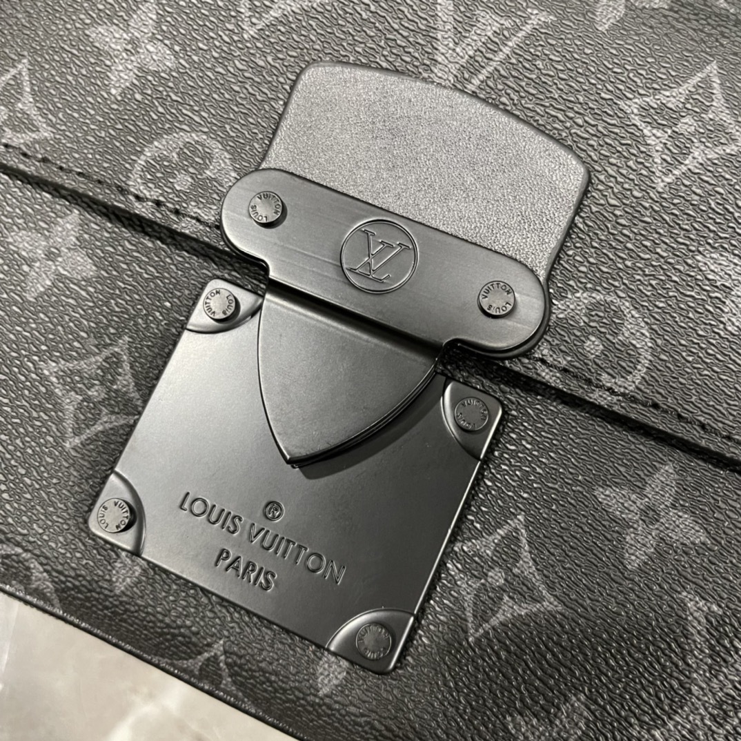 LV S LOCK MESSENGER GRAY MONOGRAM 22CM