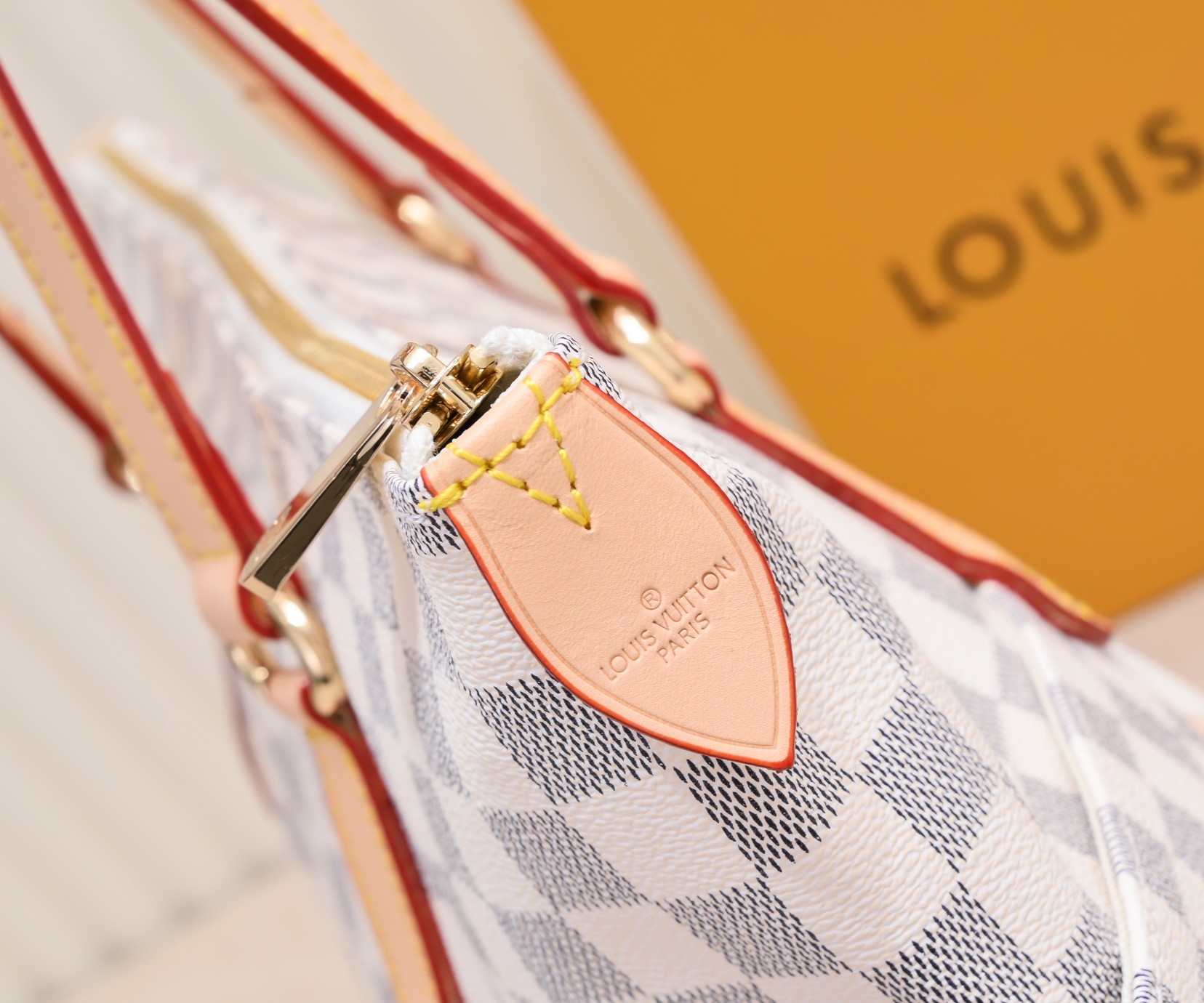 LV TOTALLY MM DAMIER AZUR 43CM