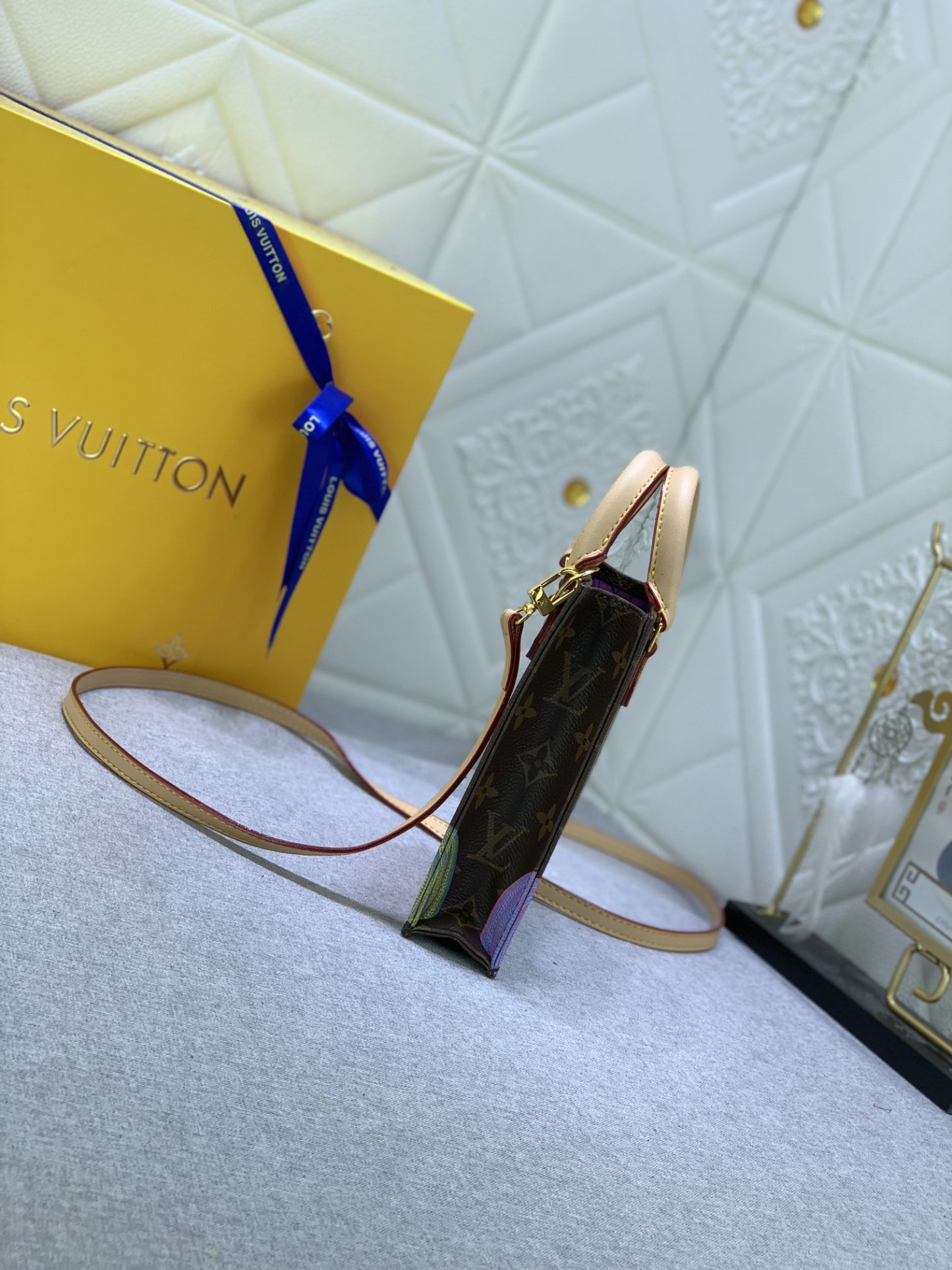 LV LV X YK PETIT SAC PLAT MONOGRAM 17CM M82112