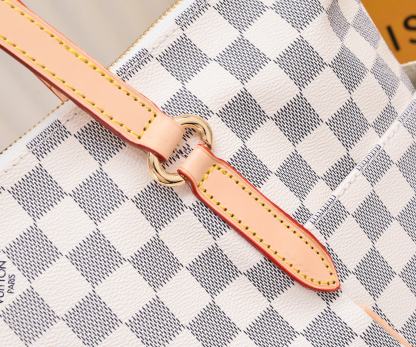 LV TOTALLY MM DAMIER AZUR 43CM