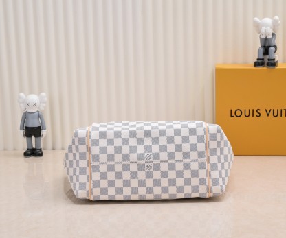 LV TOTALLY MM DAMIER AZUR 43CM