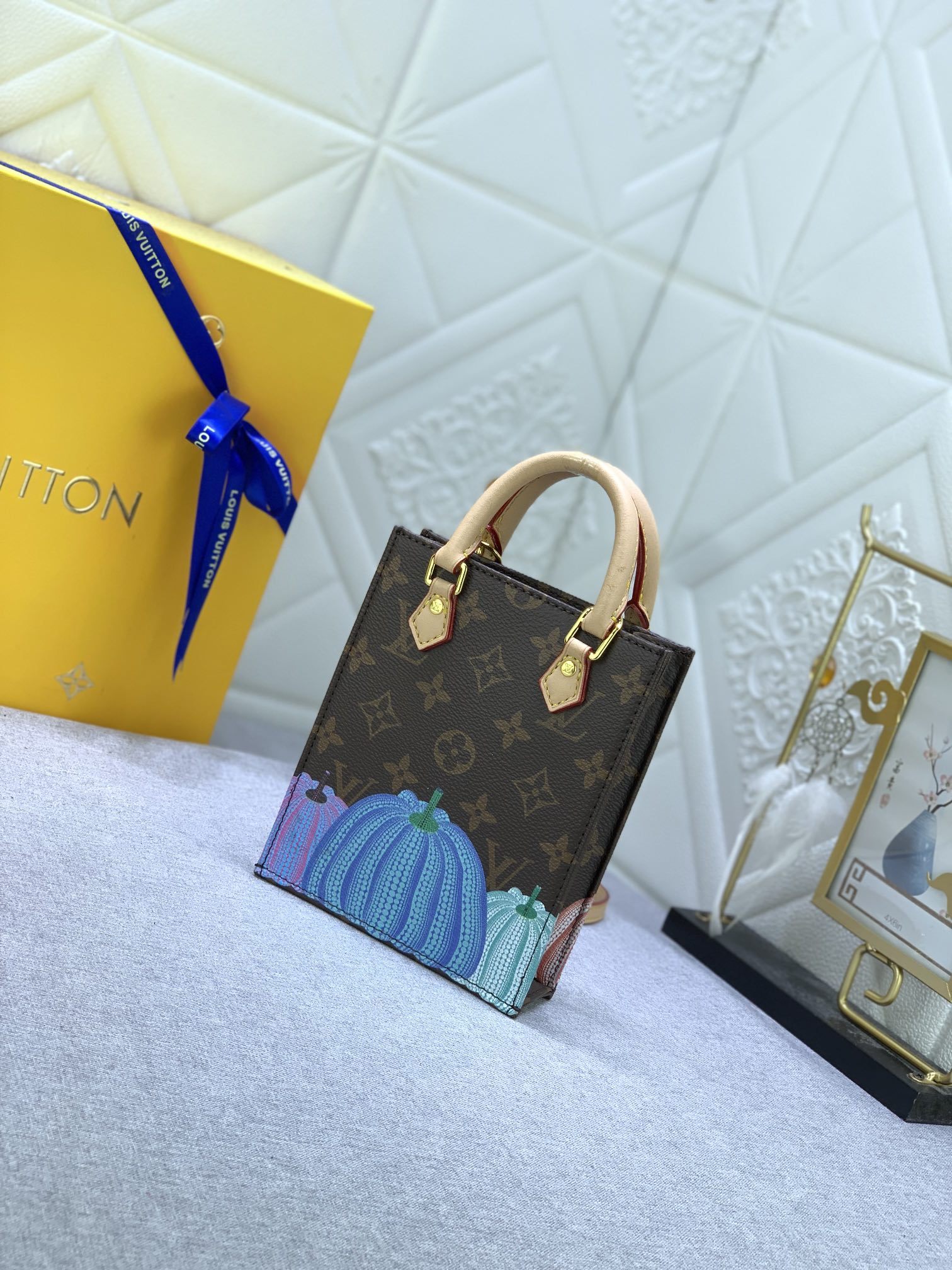 LV LV X YK PETIT SAC PLAT MONOGRAM 17CM M82112