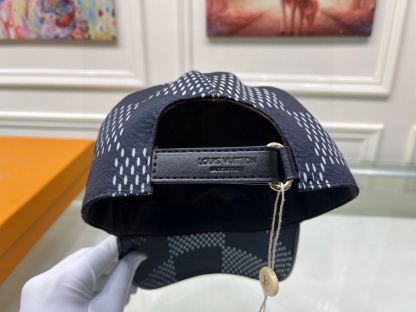 LV DAMIER AZUR CAP BLACK