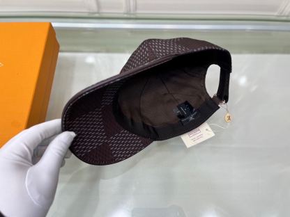 LV DAMIER AZUR CAP BROWN