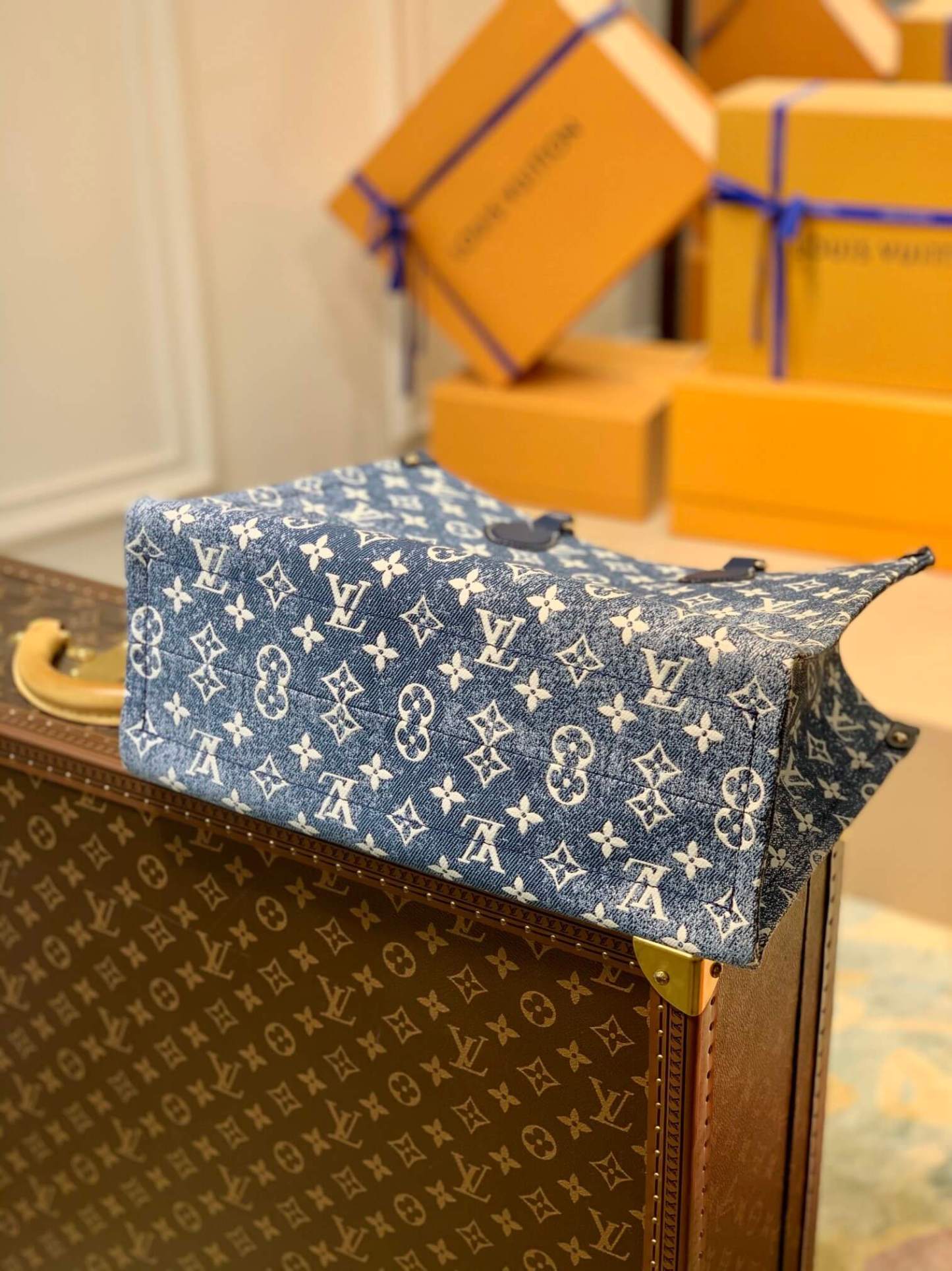 ONTHEGO MM M59608 Denim Leather Bag Navy Blue