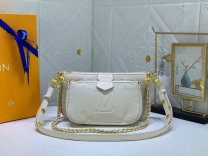 LV MULTI POCHETTE ACCESSOIRES CREAM 18CM M46568