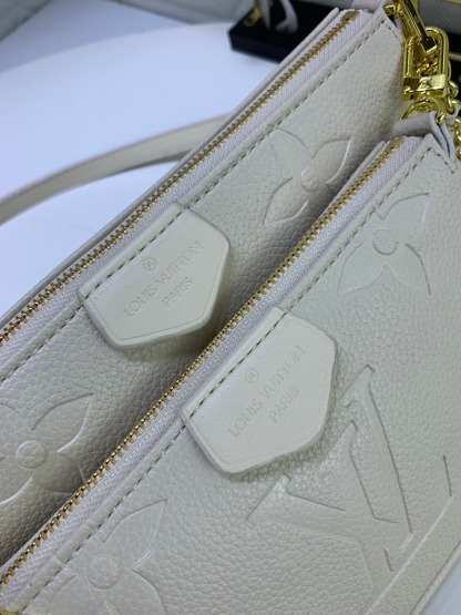 LV MULTI POCHETTE ACCESSOIRES CREAM 18CM M46568