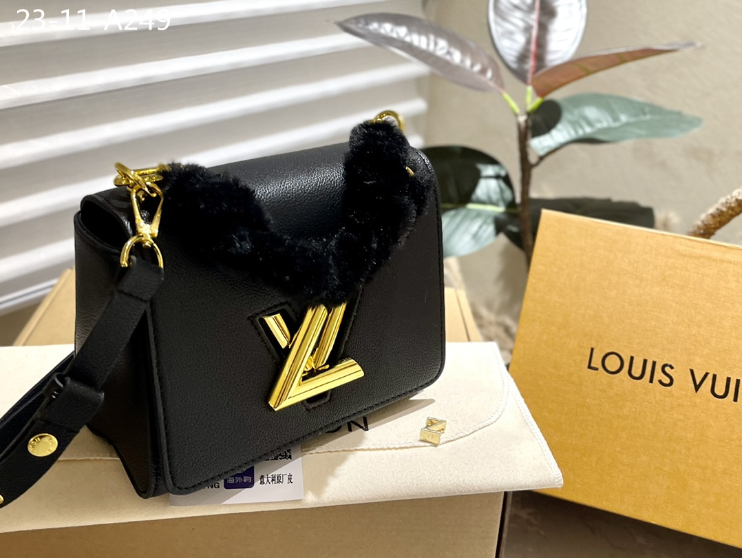 LV TWIST BAG WITH FUR HANDLE BLACK 19CM